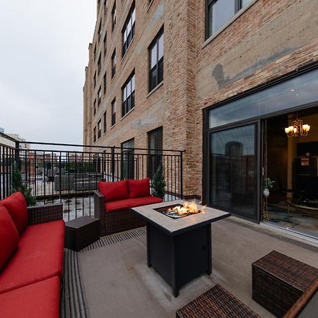 Apartament Mccormick Patio Skyline Unit For Up To 6 Guests With Optional Parking Chicago Zewnętrze zdjęcie